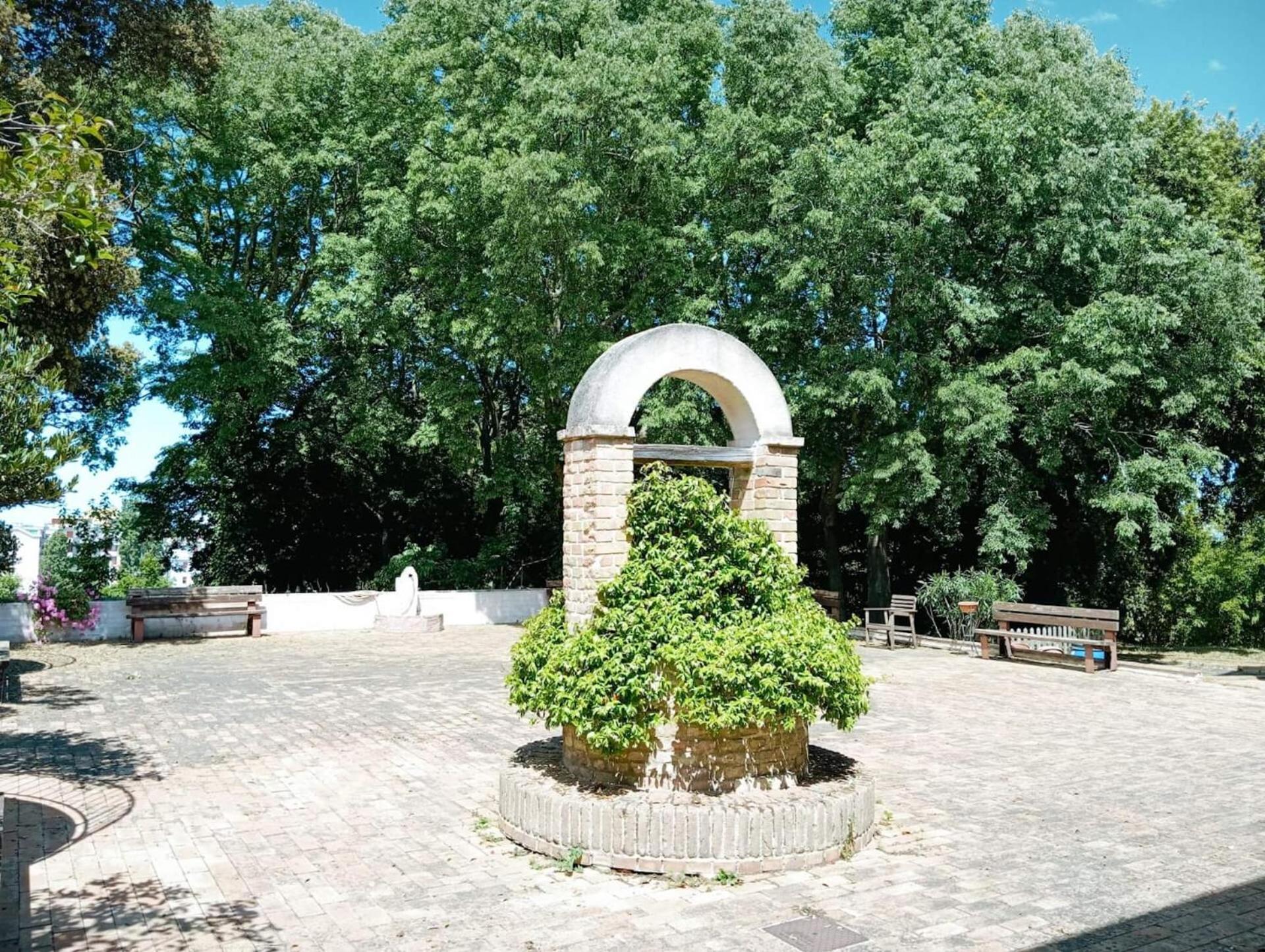 Casa Famiglia Di Nazareth Hotel Loreto Ngoại thất bức ảnh